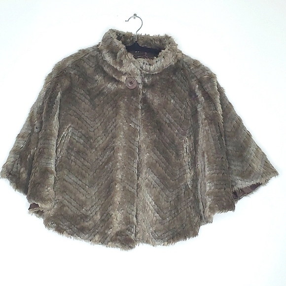 Sisters Outerwear Faux Fur Capelet Size XL Lined Cozy Jacket Opera Retro - Picture 1 of 12